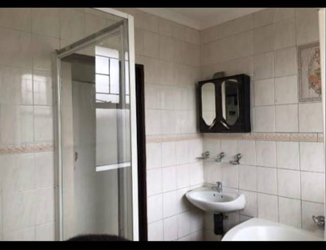 1 bed property to rent in RHODESFIELD